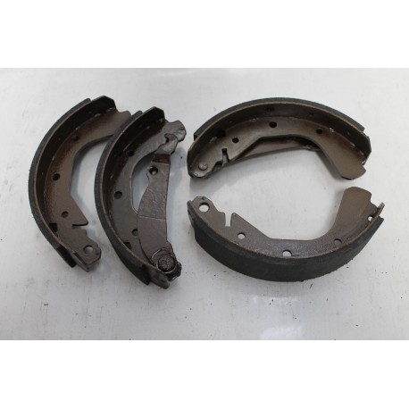 Garniture de frein ar pour Pontiac Lemans de 1988 à 1993 -