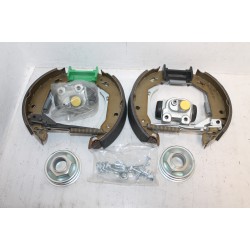 Kit de frein ar pour Peugeot 205 montage Lucas