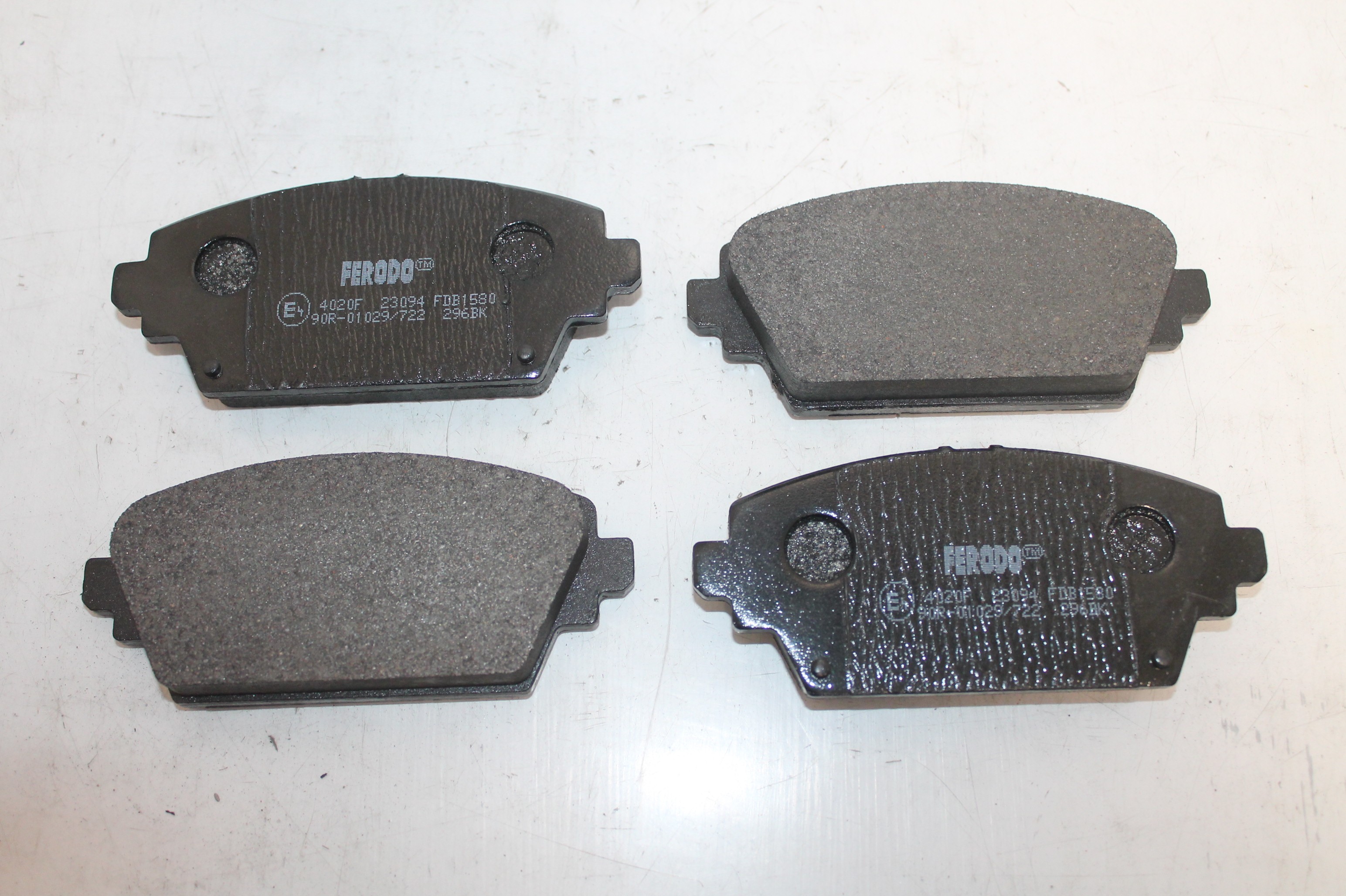 Pour NISSAN ALMERA II N16E 2.2 DITD DCI 110bhp Arrière Plaquettes De Frein Disques solide