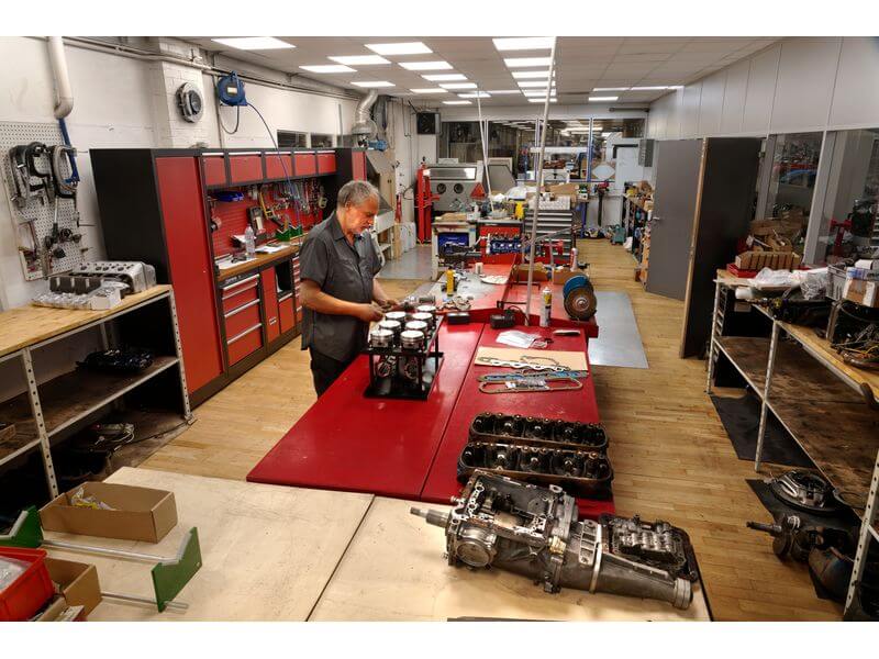 atelier mécanique de précision vintage garage